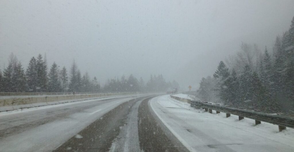 Driving in winter conditions. // Shallan Knowles